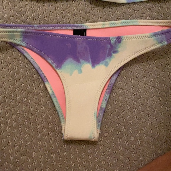 Triangl - Picture 2 of 3